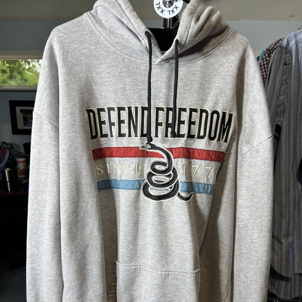Defend Freedom Hoodcoiled Snake Grey Long-Sleeve Pullover Hoodie SZ 3XL